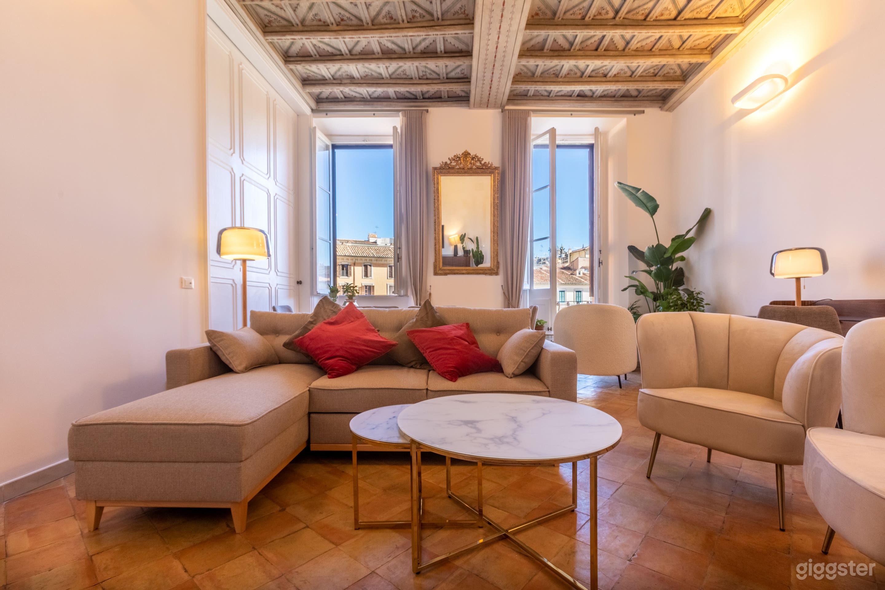 Foto di Chic Roman Atelier with Natural Light at Piazza Navona 1