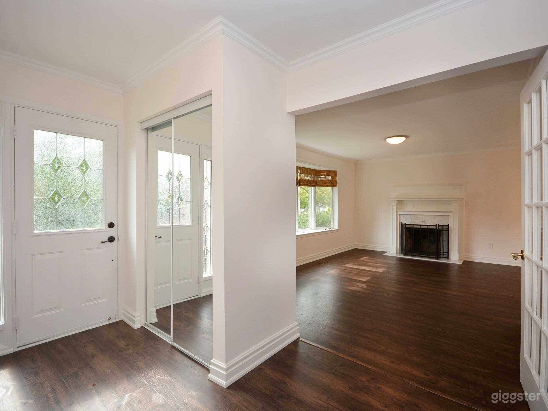 Mississauga near lakeshore Photo 2