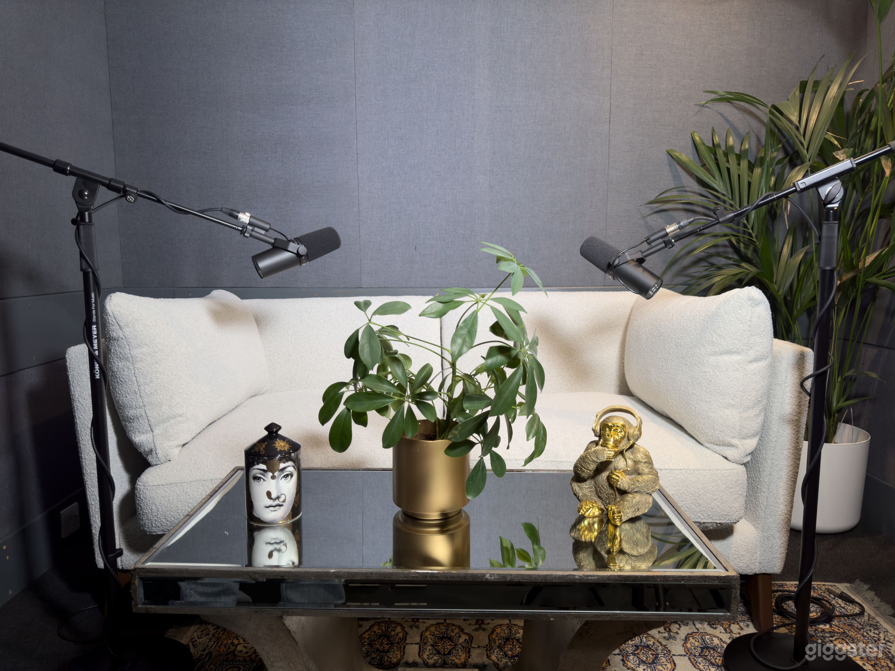 London Leading Podcast Recording - Studio 2 Photo 3