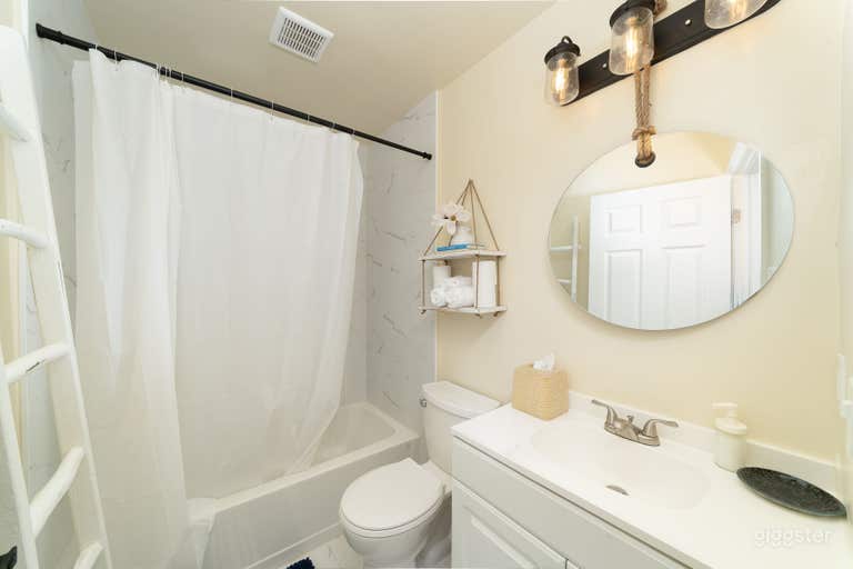  Perfect spot for skincare reels or makeup shots 💄🌫️
 