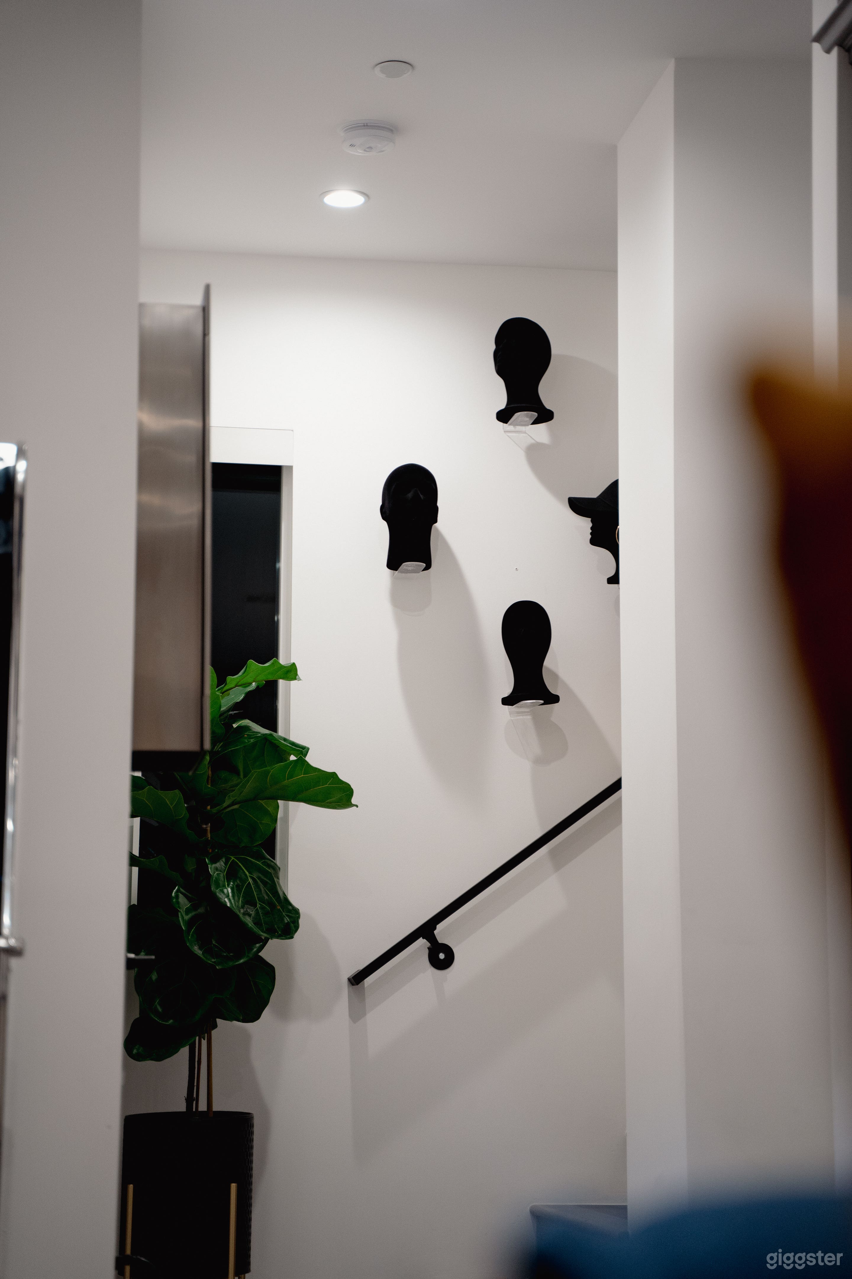 Hollywood Hideaway Art Deco Selfie Masterpiece!! Photo 3