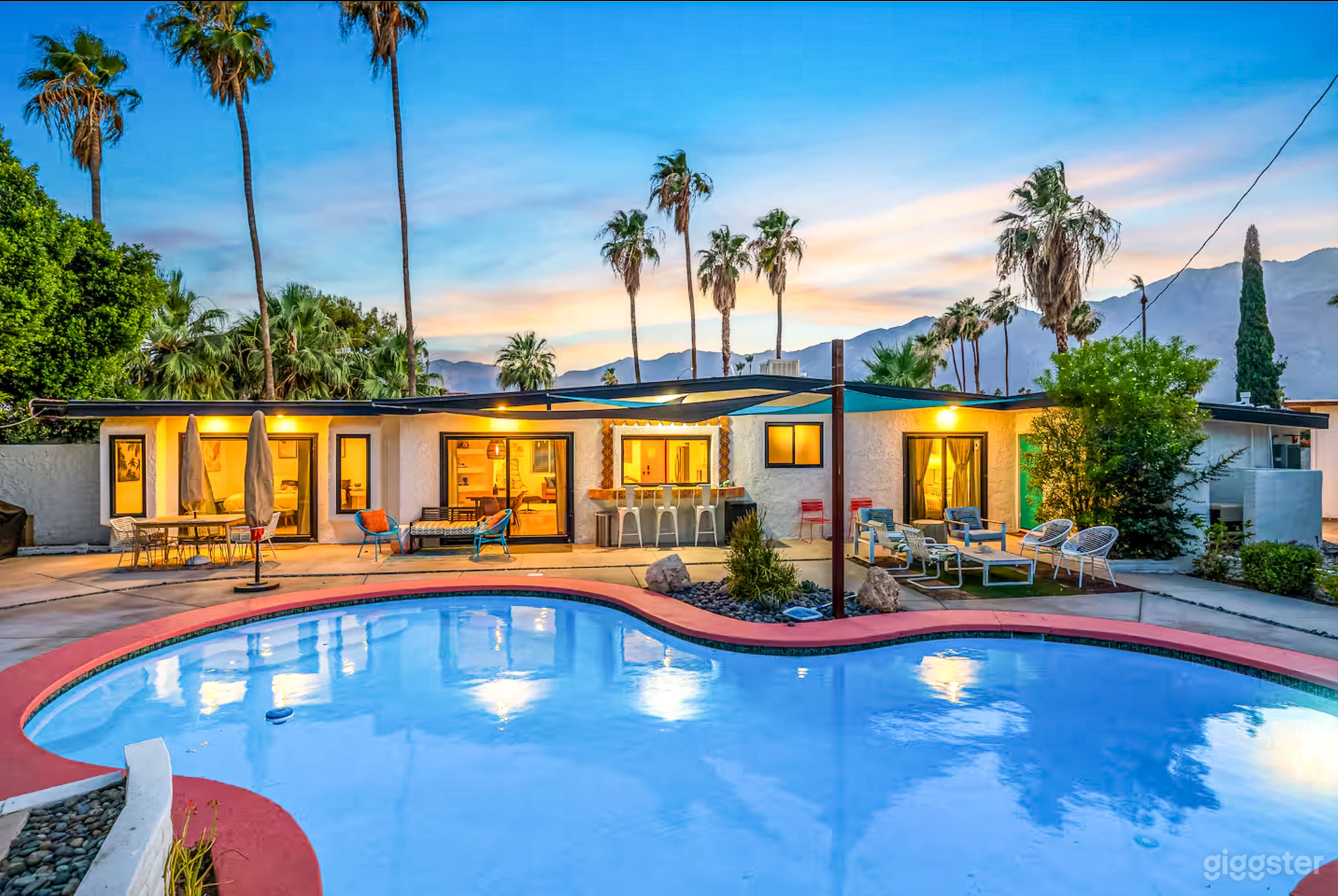 Contemporary House with Clean Lines &amp; Natural Light Photo 1