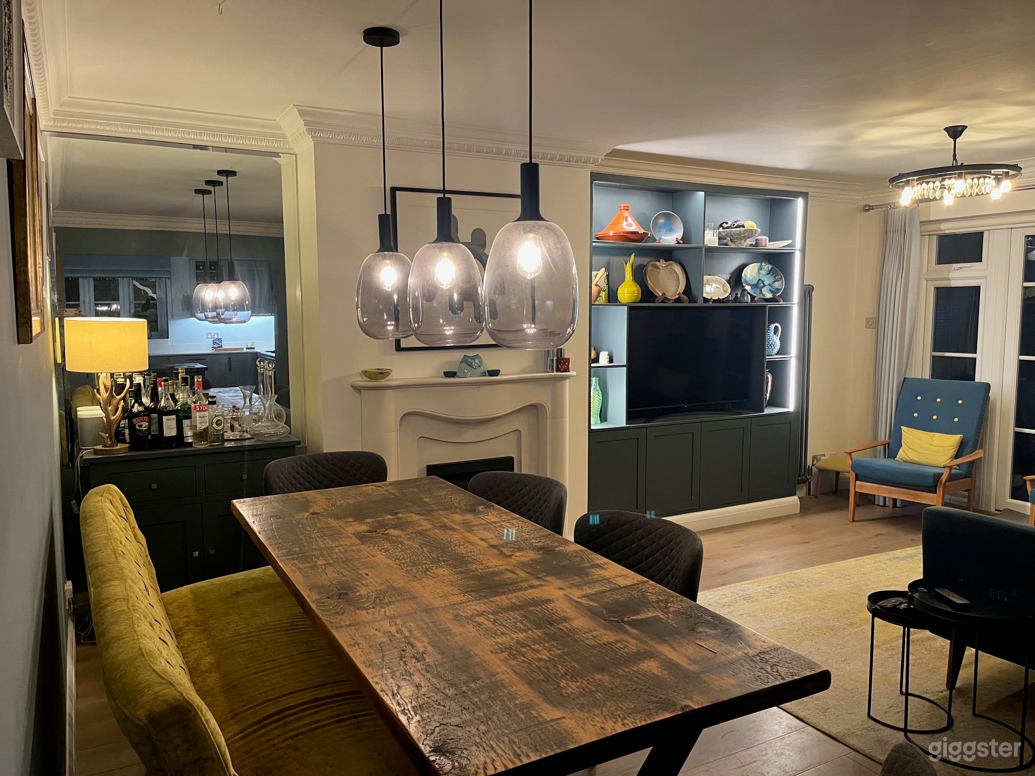 Film-ready charming mews house with open plan living. Photo 2