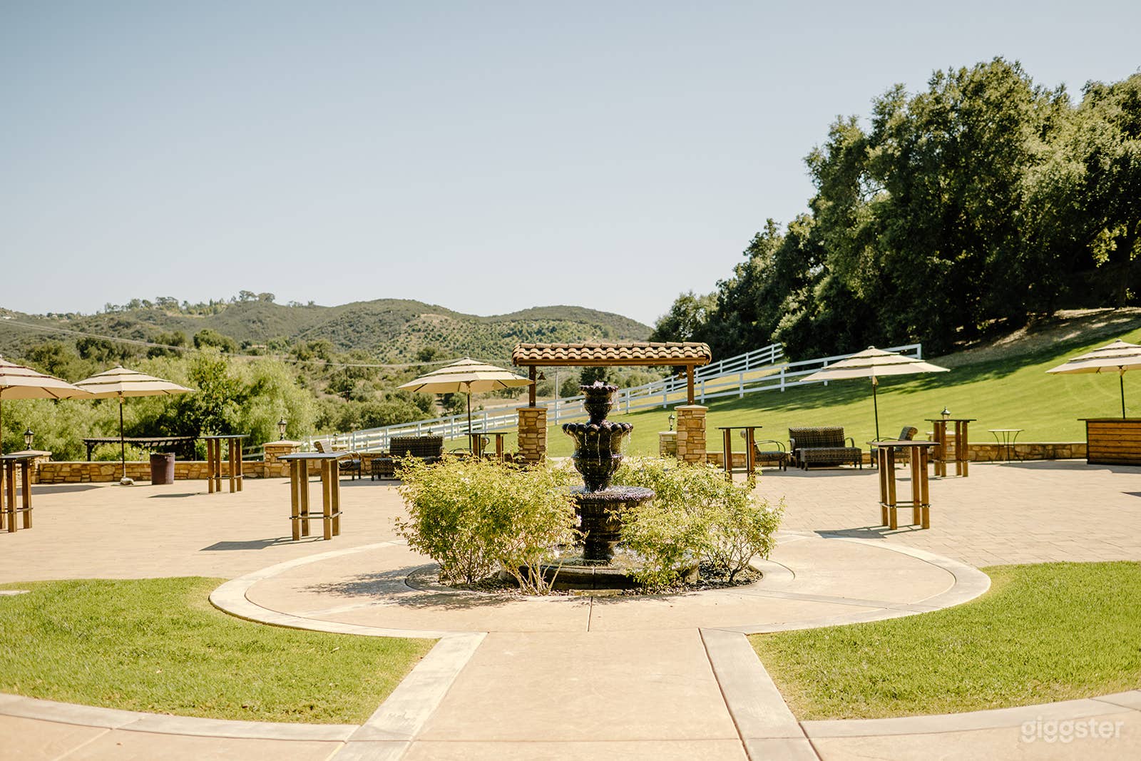 Private 13 Acre Ranch with Picturesque Views Photo 4