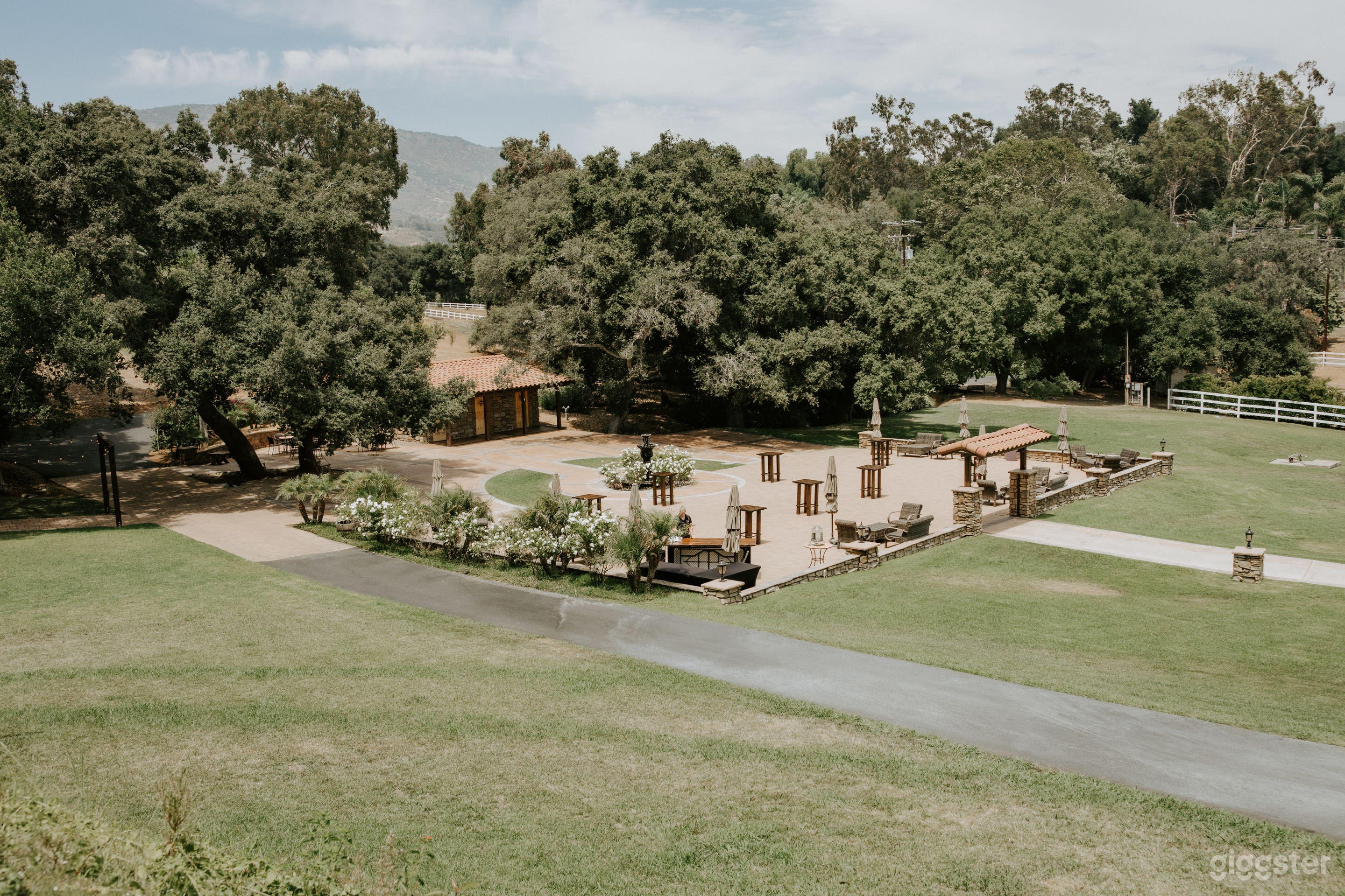  Private 13 Acre Ranch with Picturesque Views Photo 3