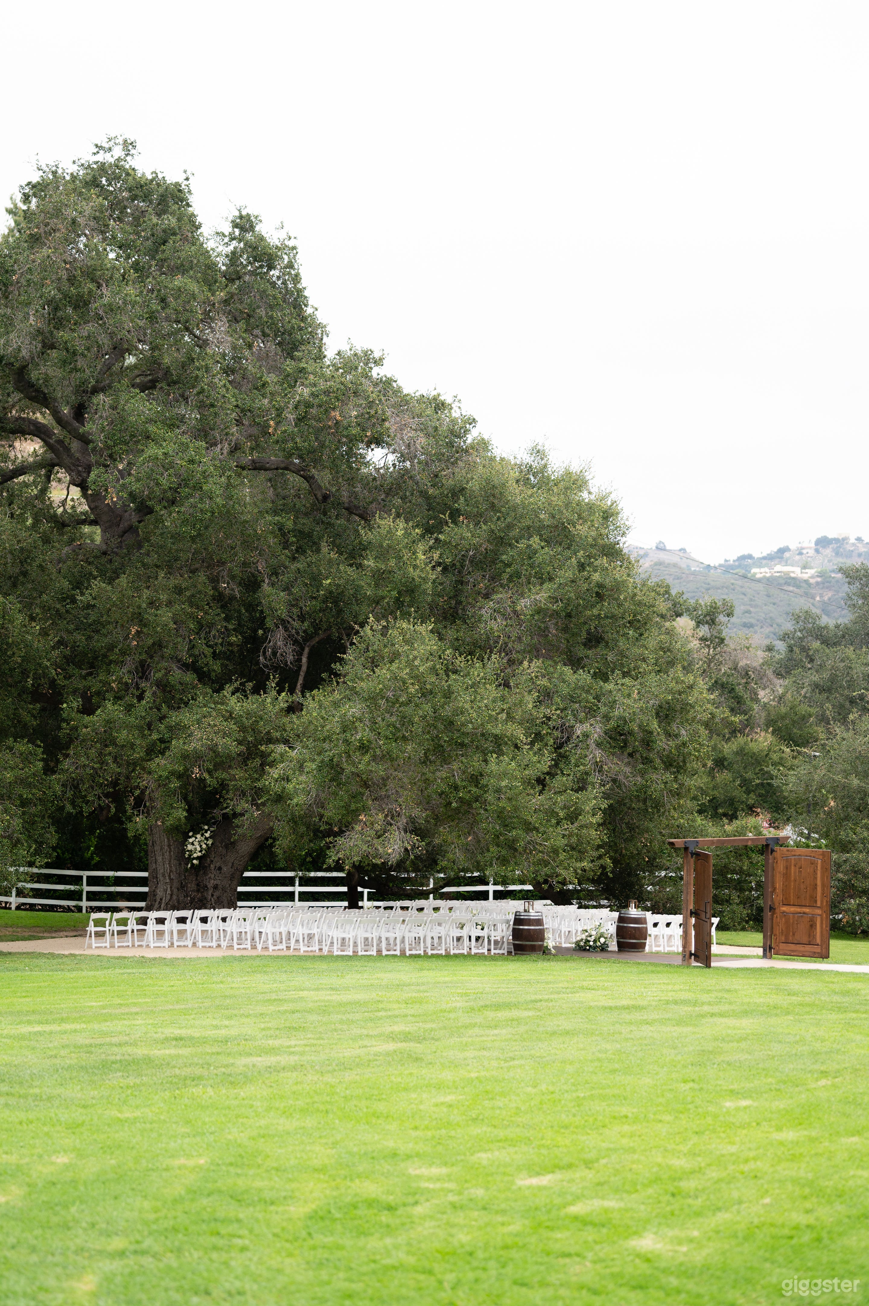  Private 13 Acre Ranch with Picturesque Views Photo 2