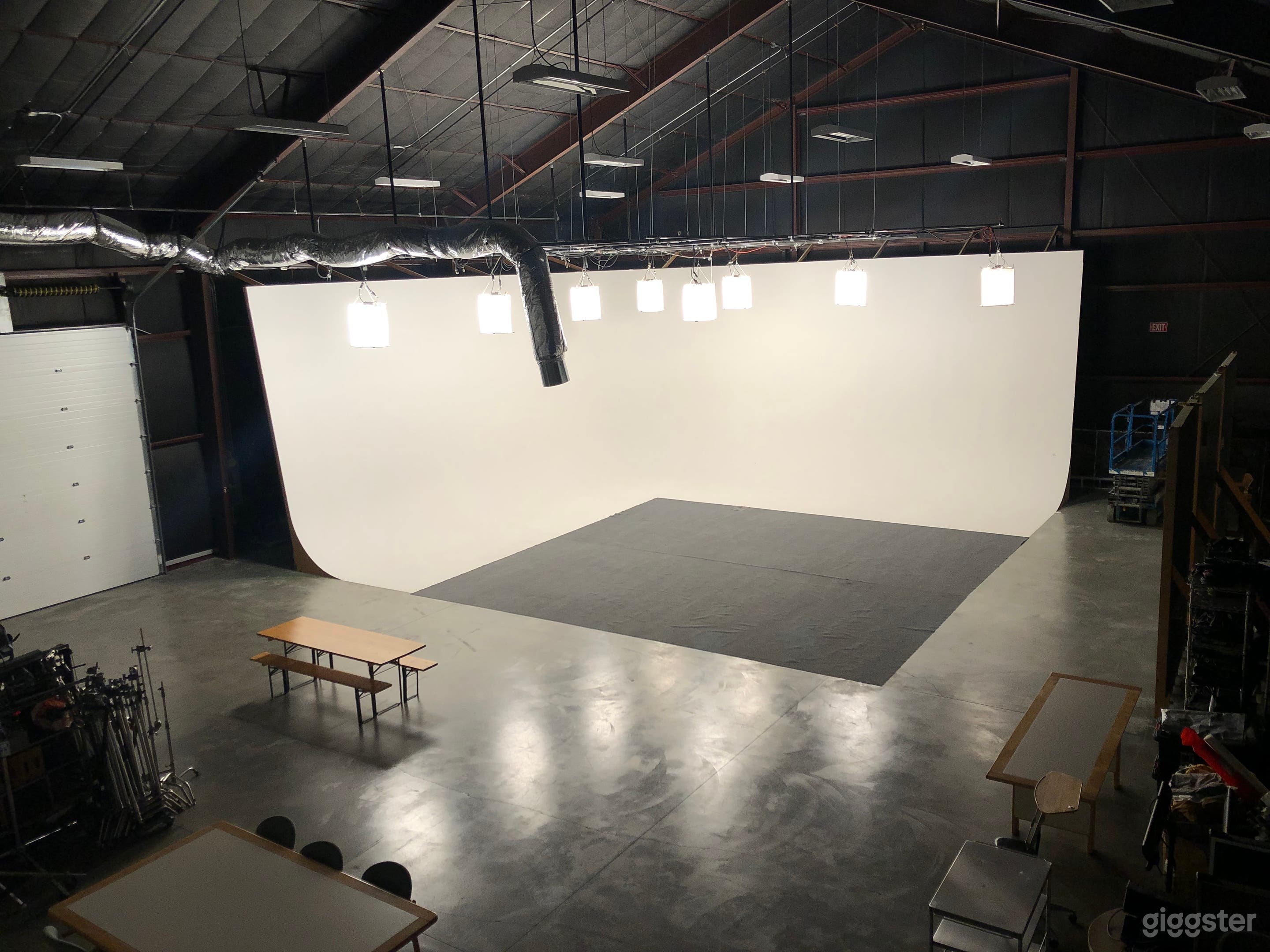 Samplistic Studio Photo 2