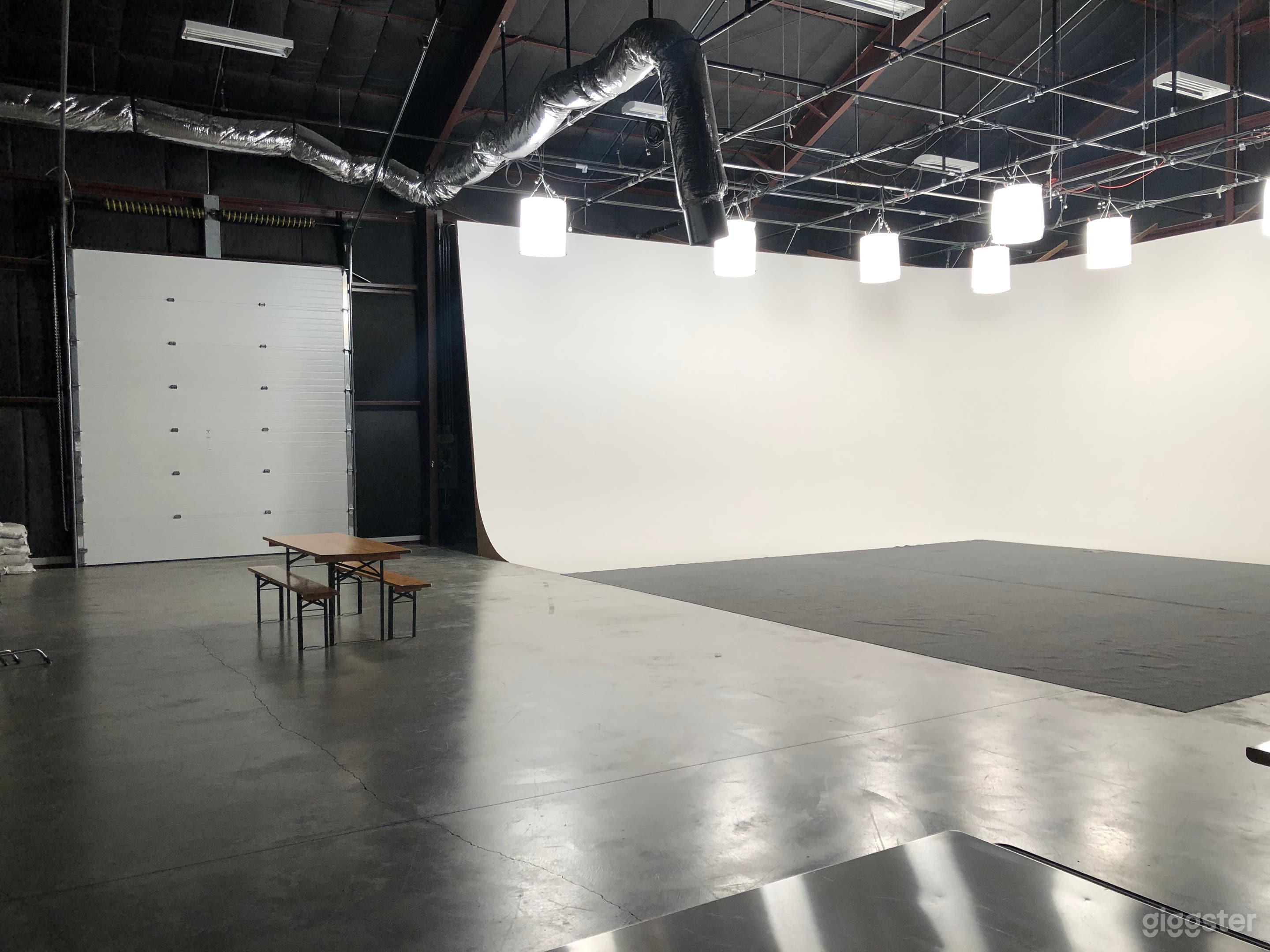 Samplistic Studio Photo 3