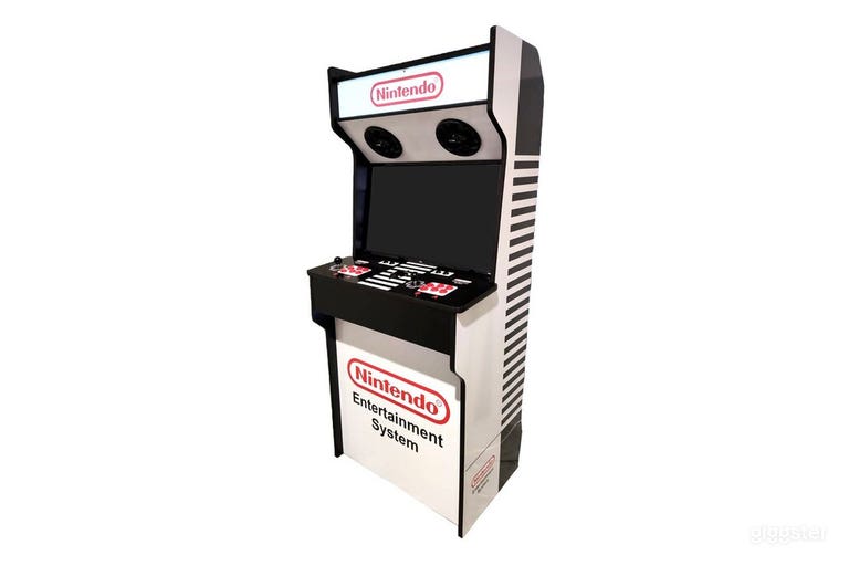  Beautiful 3 bed 4 bath home in Burbank Hills 