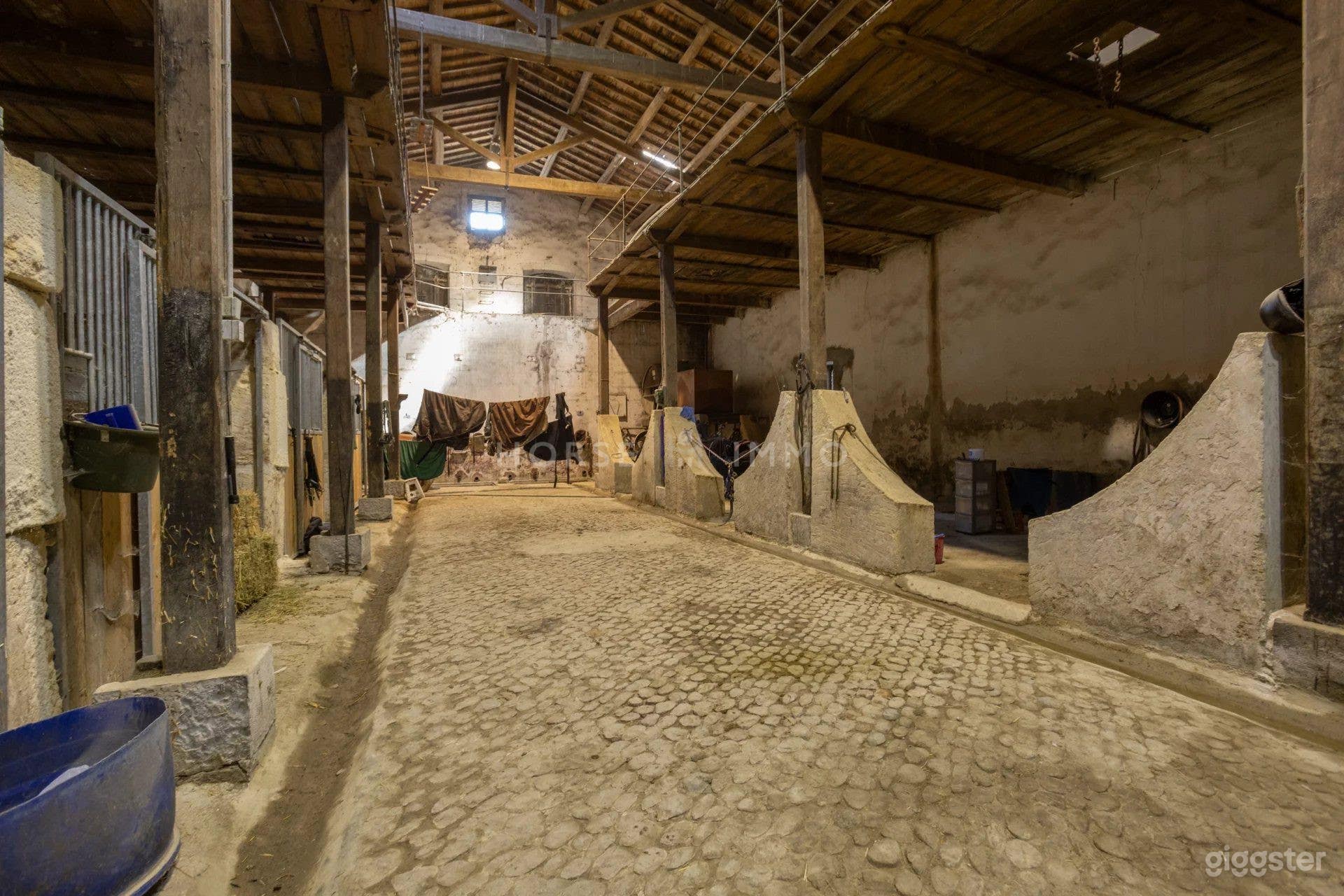 Photo de Superbe Mas Ancizn Restauré dans la Modernité Salle Entière 2