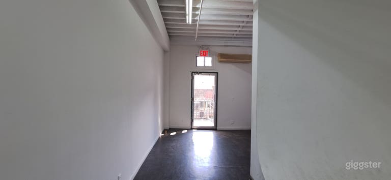  Loft propre et spacieux de 2400 pieds carrés au deuxième étage 