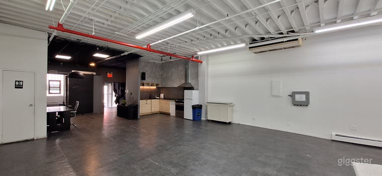  Loft propre et spacieux de 2400 pieds carrés au deuxième étage 