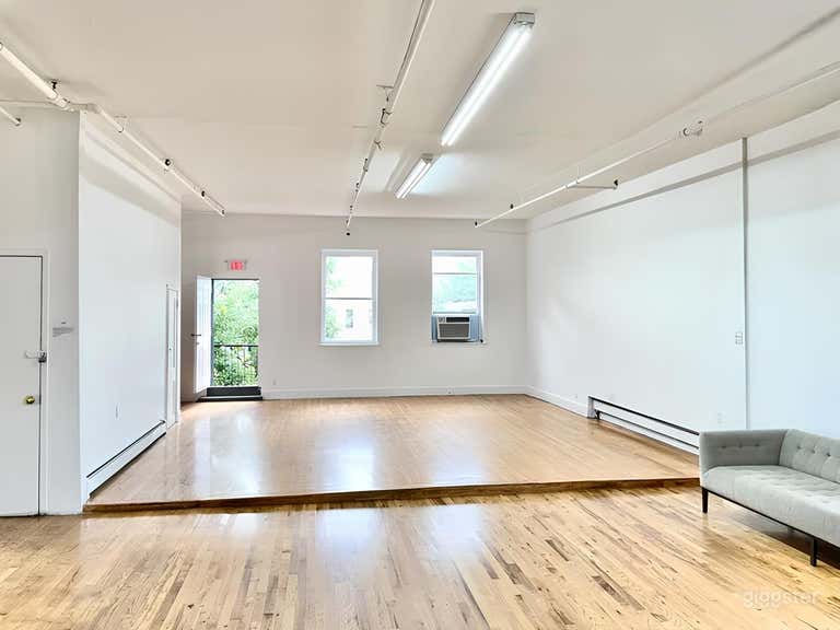  Clean & Spacious 2400 SQ. FT. Second Floor Loft 
