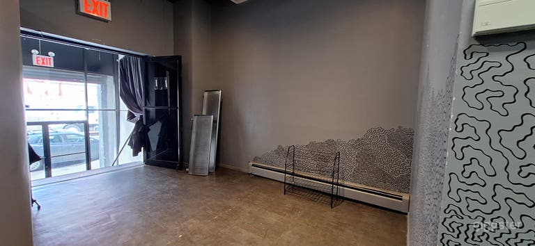  Loft propre et spacieux de 2400 pieds carrés au deuxième étage 