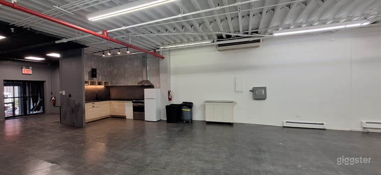  Clean & Spacious 2400 SQ. FT. Second Floor Loft 