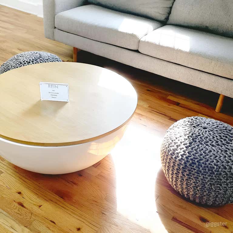  Clean & Spacious 2400 SQ. FT. Second Floor Loft 