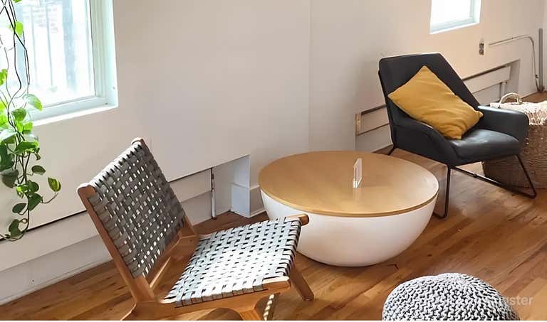  Clean & Spacious 2400 SQ. FT. Second Floor Loft 