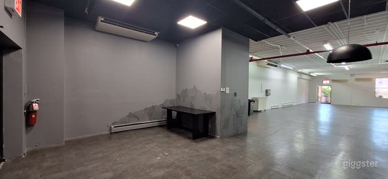  Clean & Spacious 2400 SQ. FT. Second Floor Loft 