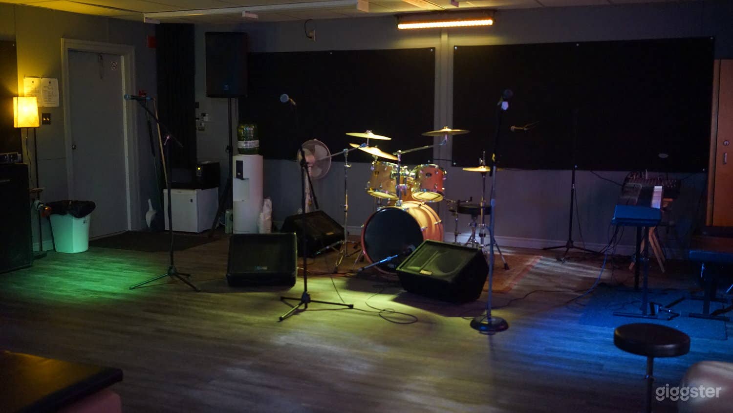 The Music Lounge - FULLY LOADED REHEARSAL STUDIO Photo 4