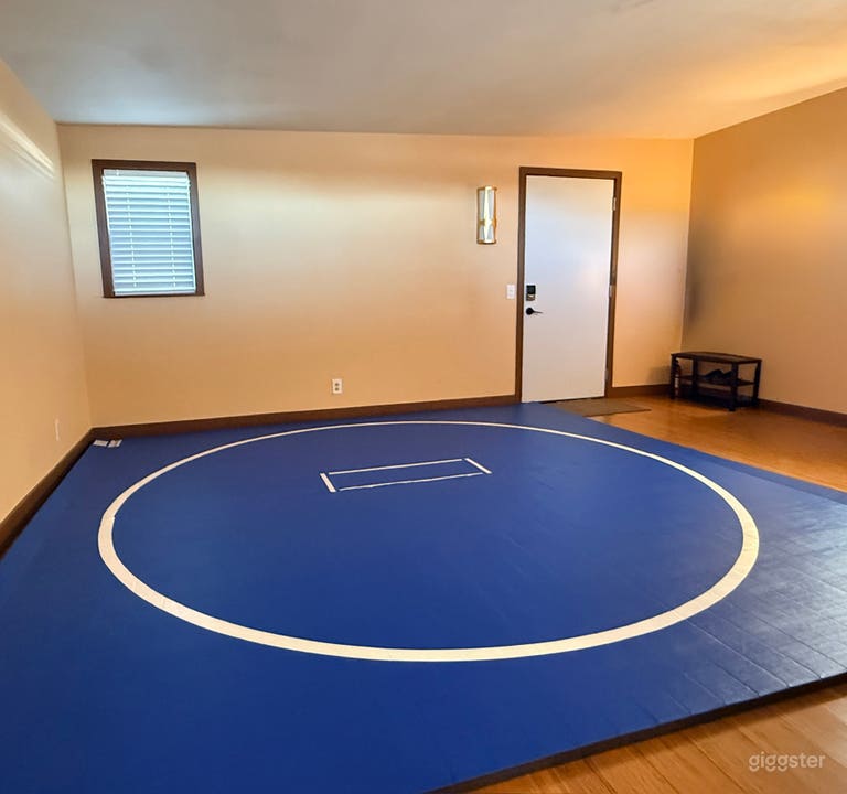  Wrestling / Kampfsport / Yoga Studio 