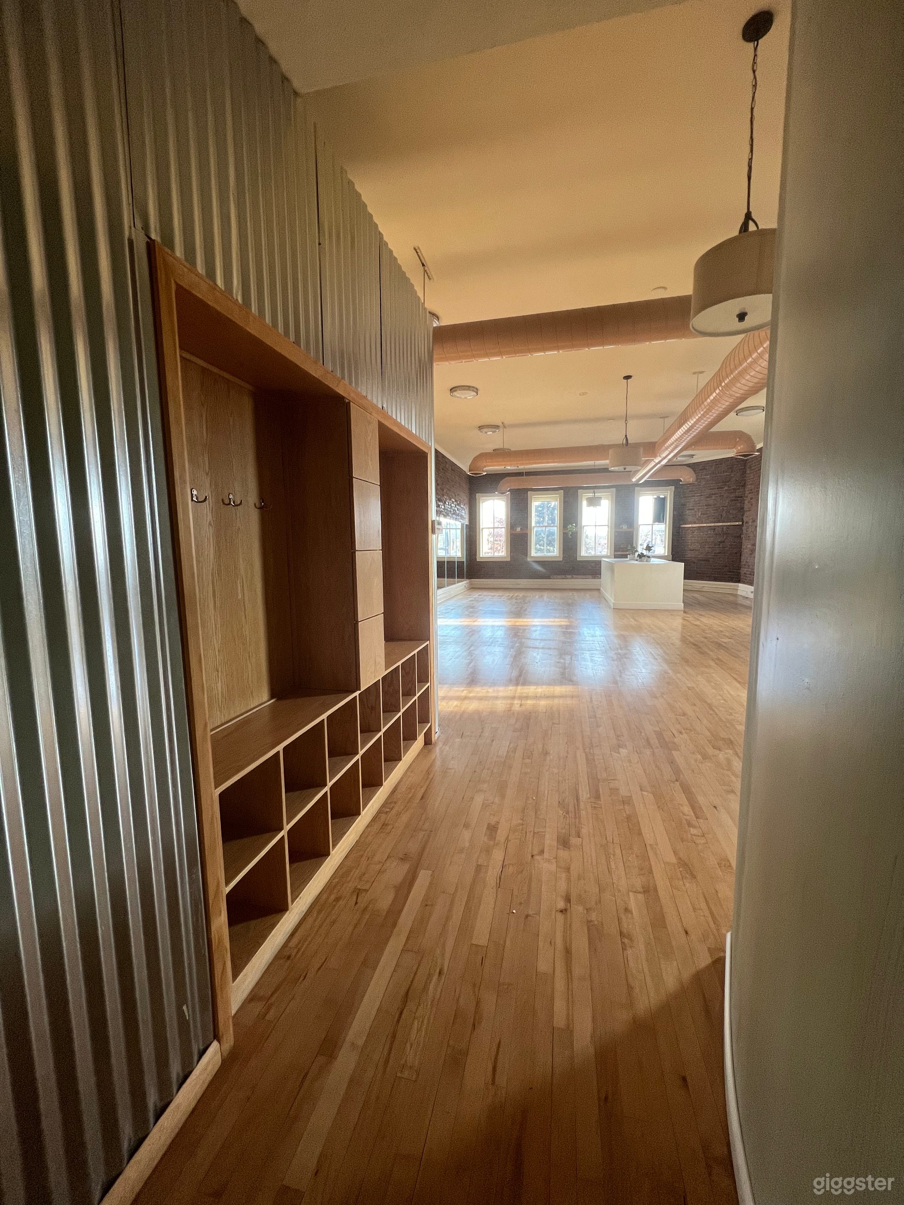 Mountain Views in the Heart in Downtown Golden Photo 2