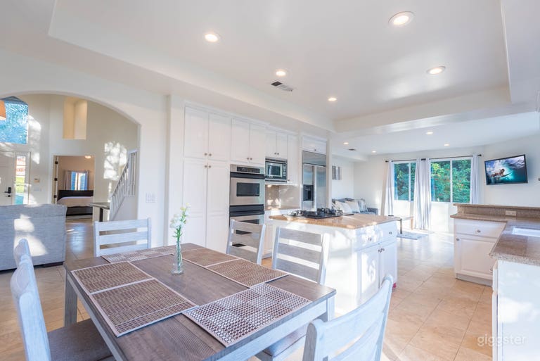  Promo 6 bedrooms Malibu house with huge back yard  