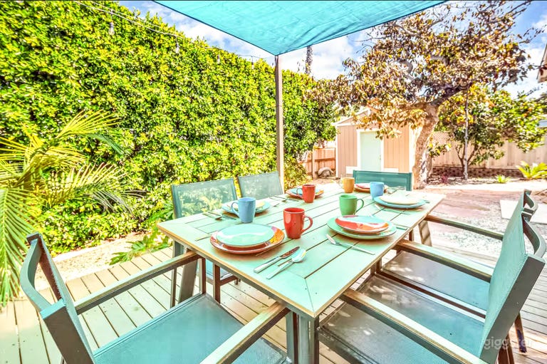  Chic Modern Home — Bright, Versatile & Production-Ready 