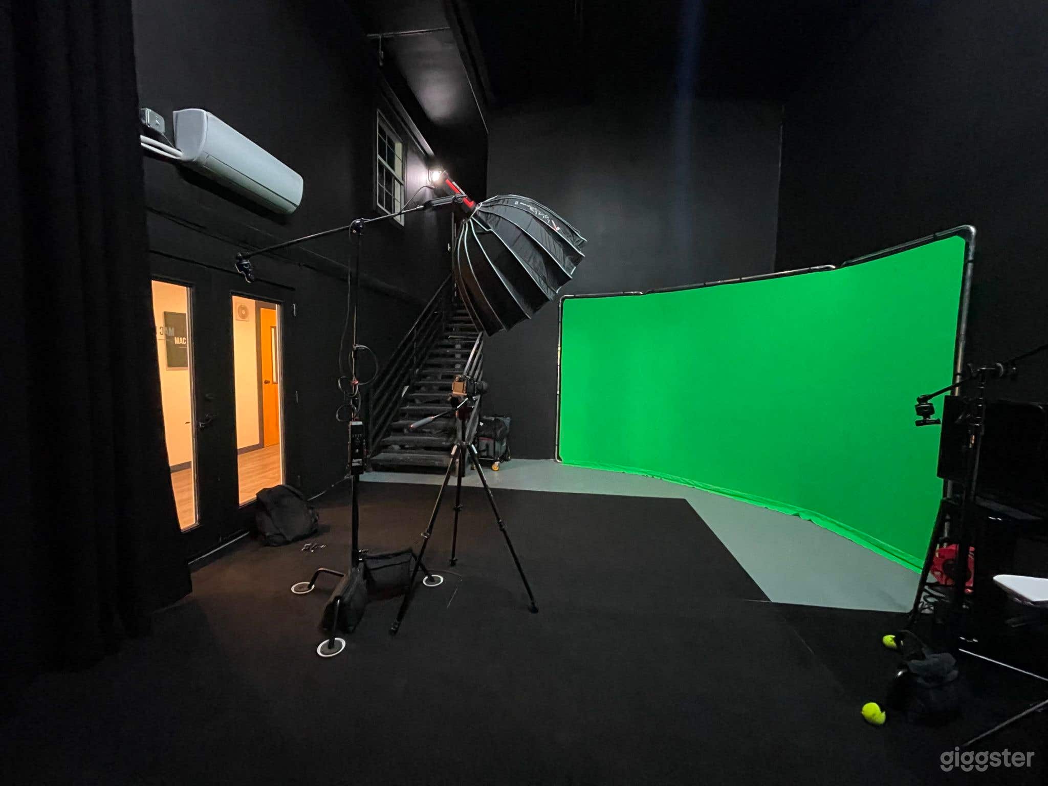 PHOTO &amp; VIDEO STUDIO  Photo 1