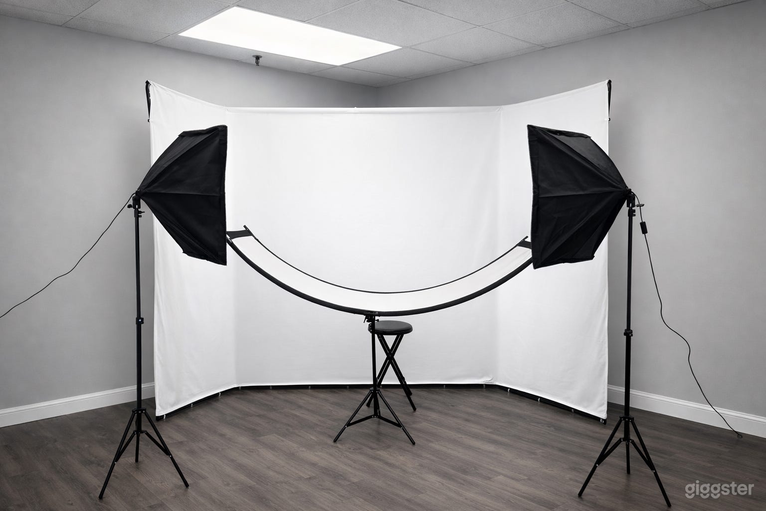Luxury Multi-Set Photo & Content Studio Photo 2