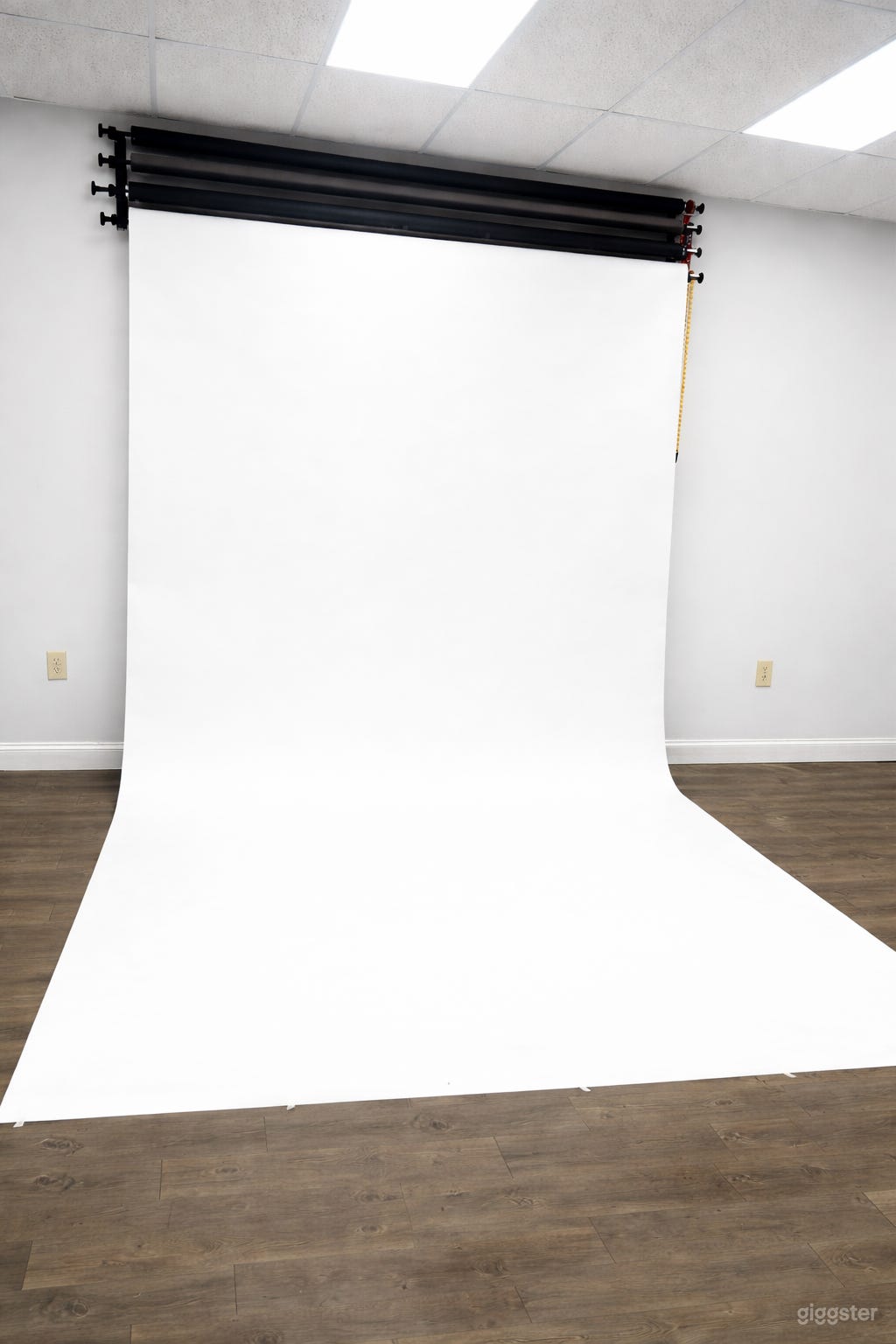 Luxury Multi-Set Photo & Content Studio Photo 2