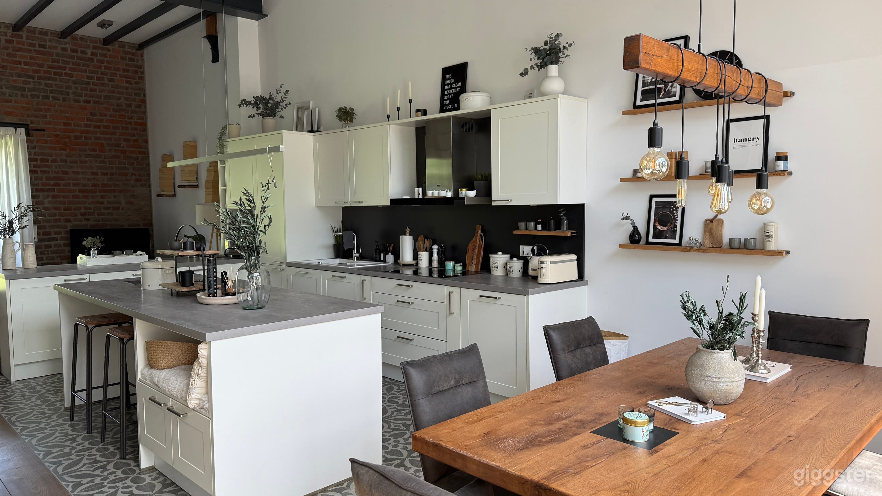 Moderne Loft Wohnung auf Vierkanthof Foto 3
