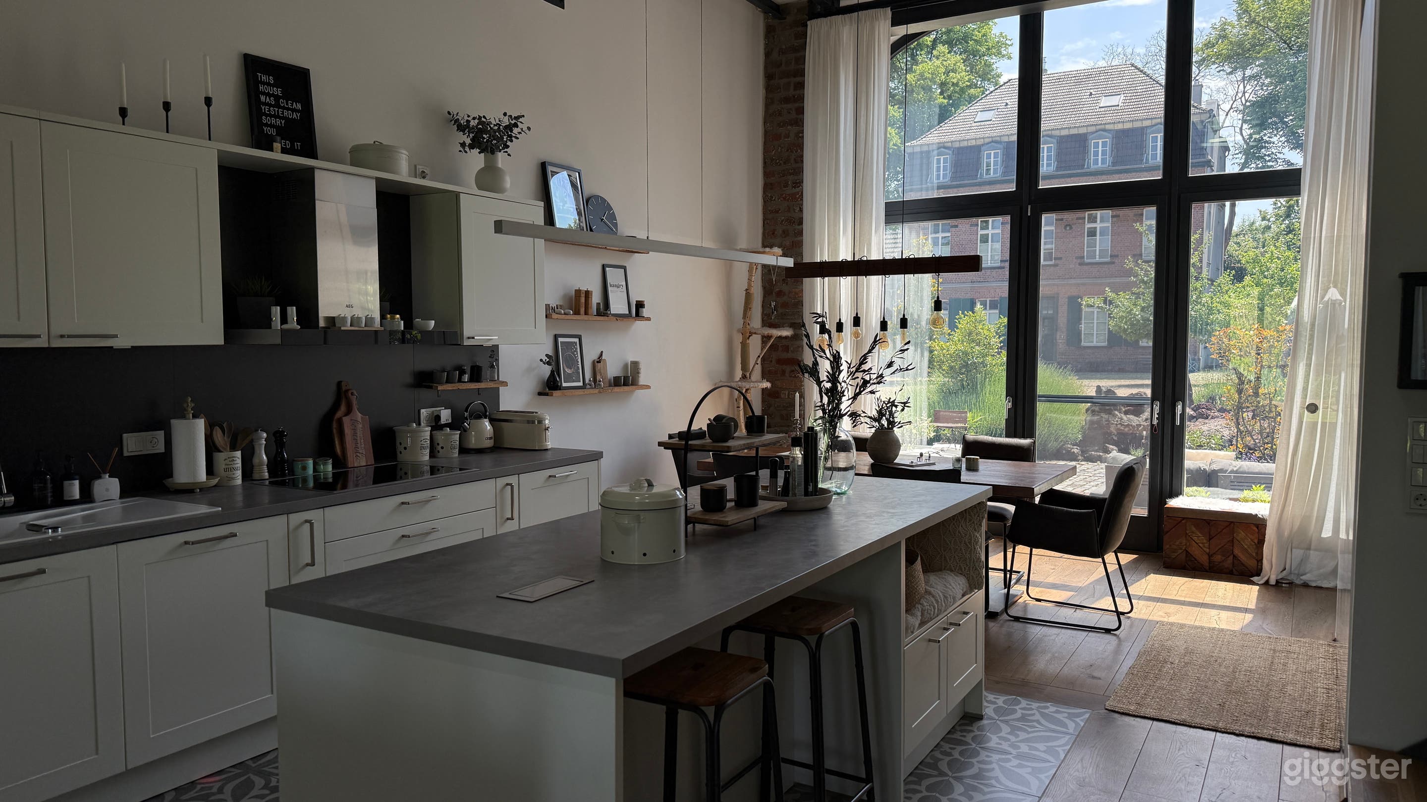 Moderne Loft Wohnung auf Vierkanthof Foto 4