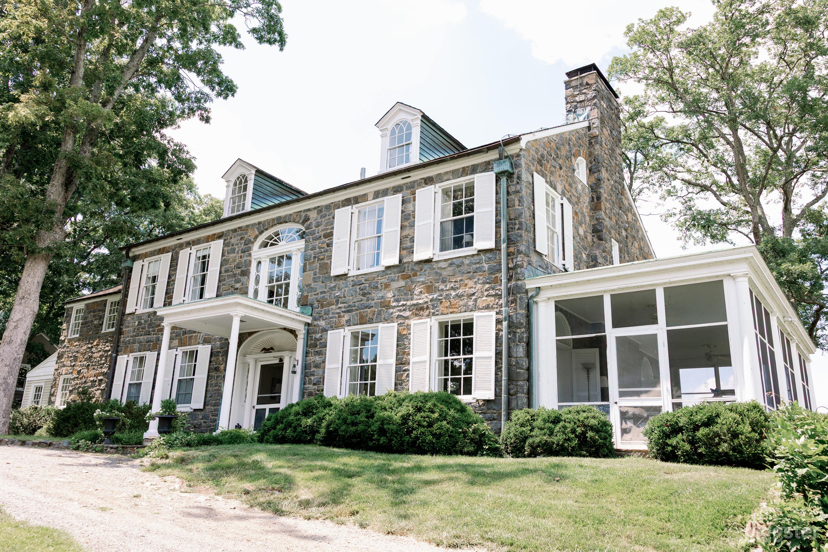 Waterfront Estate on Potomac River - Barn, Pool, Gardens Photo 3