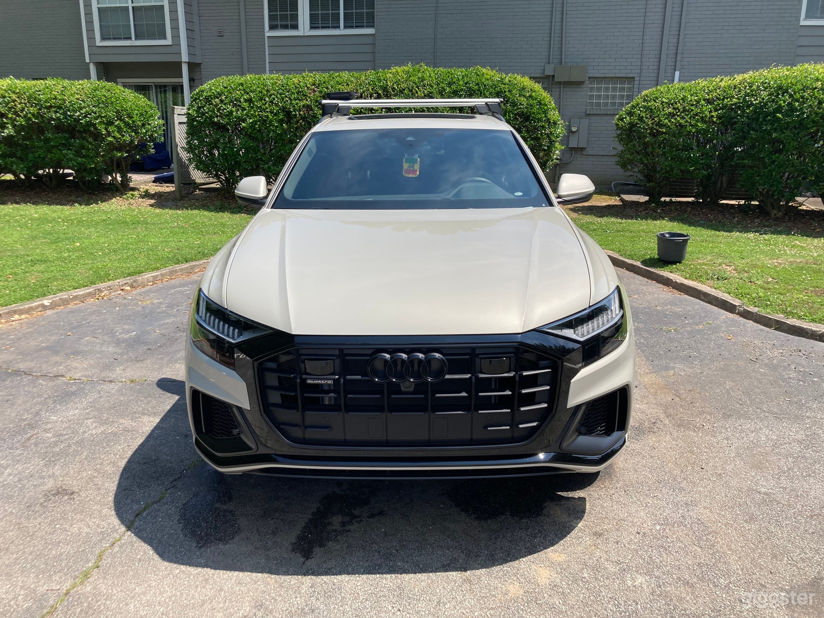 Sport luxury rental Photo 3