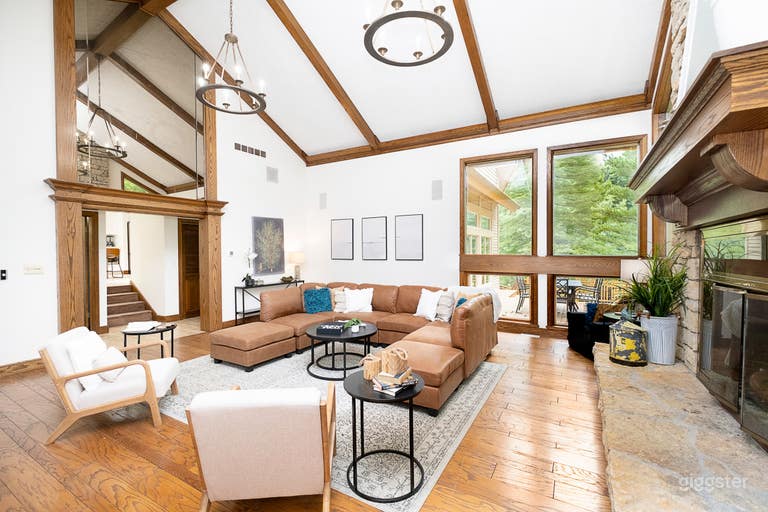  Forest Park Lake Lodge 