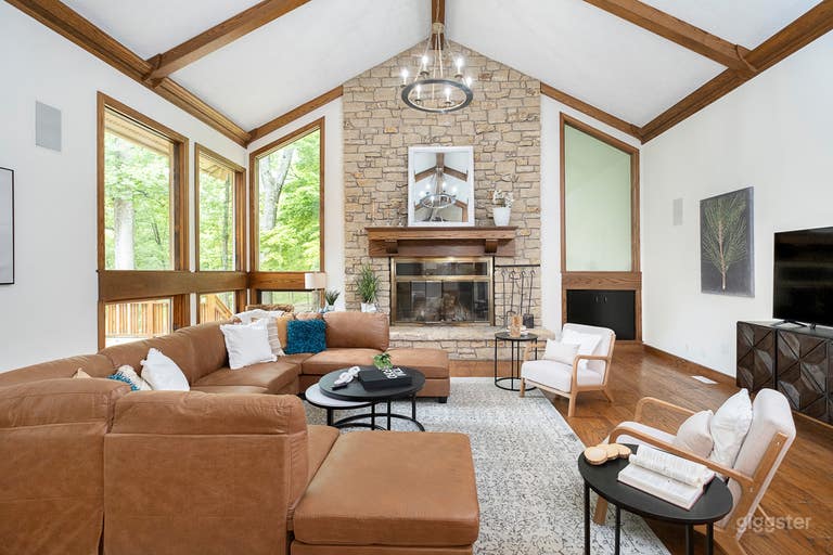  Forest Park Lake Lodge 