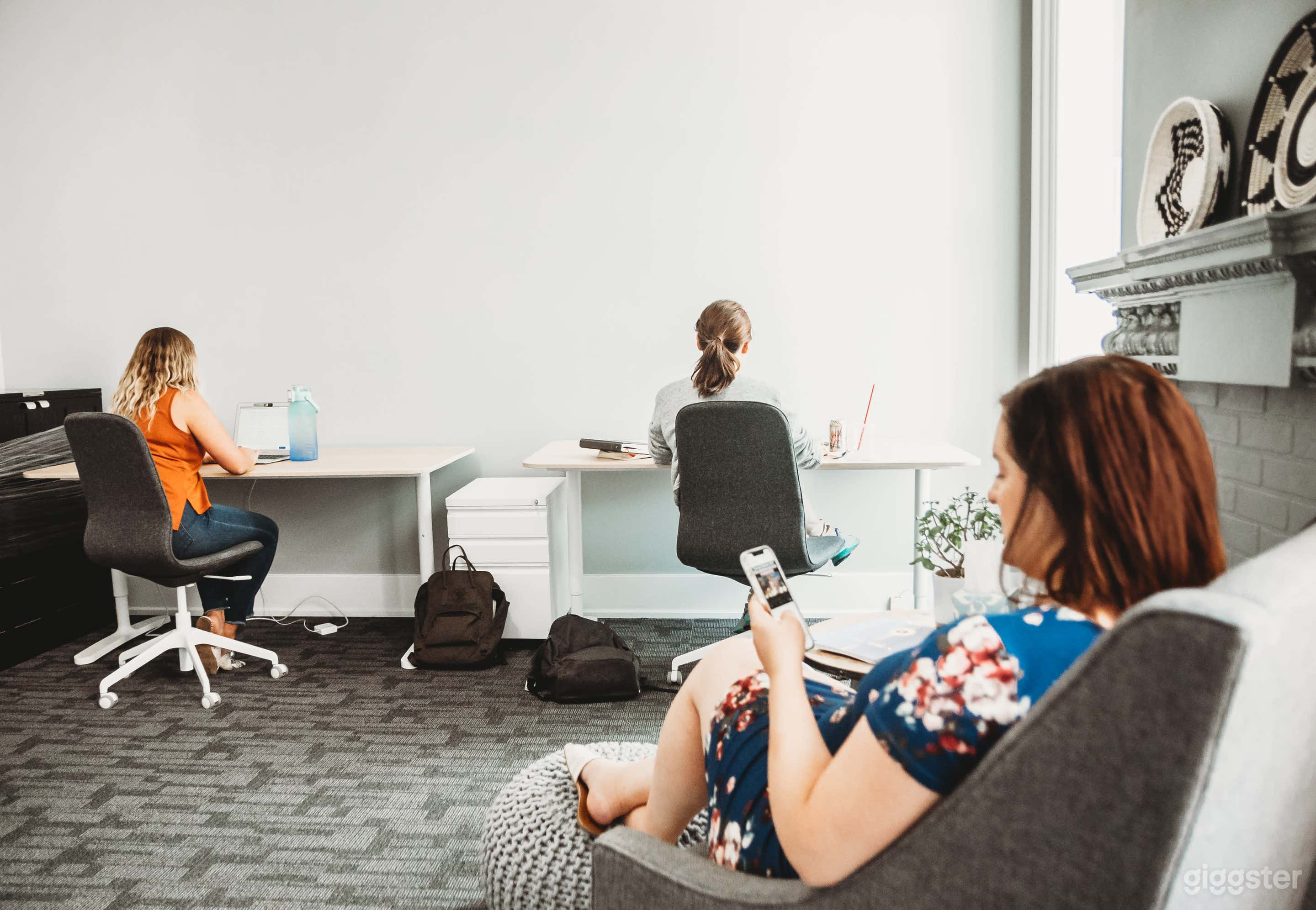 Comfortable, Professional Work Oasis Photo 4