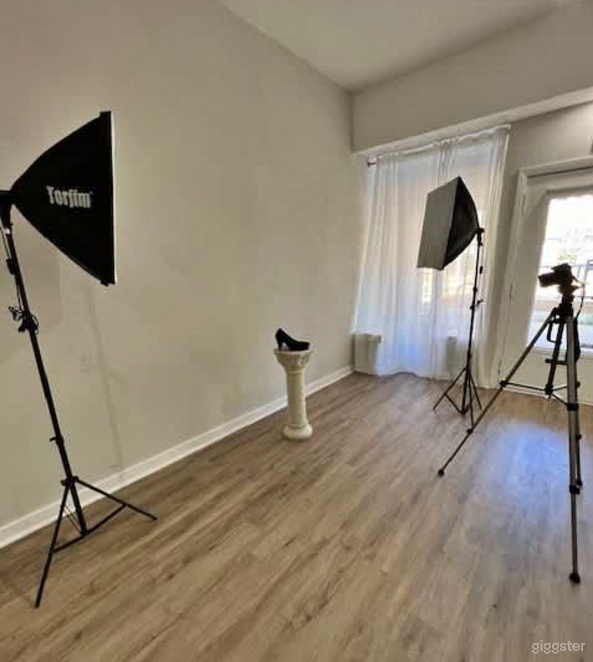  Stylish White-Box Studio &amp; Gallery Photo 4