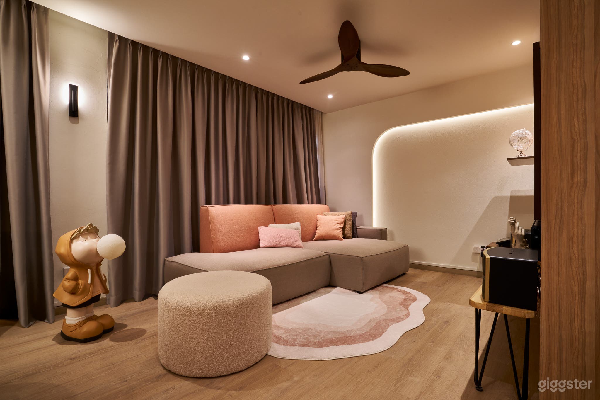 Cosy home for all shoots at Hougang HDB Photo 1