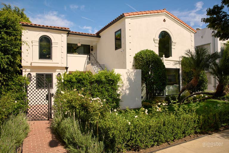  Film & Photo-Friendly Spanish-Style Home – Beverly Hills 