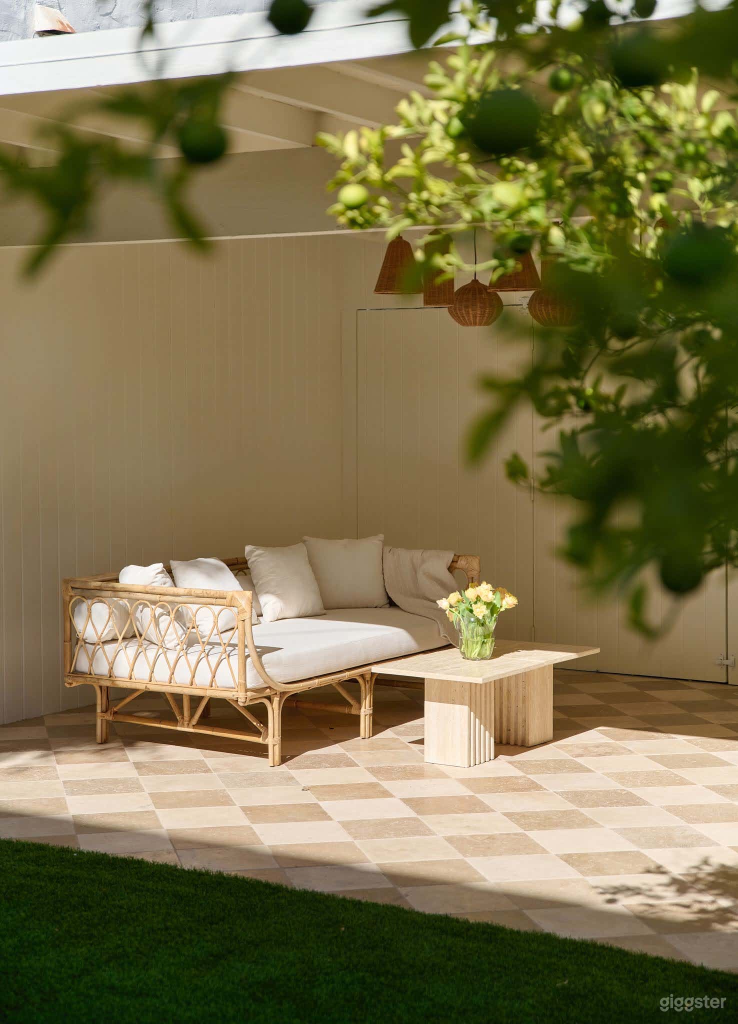 Film &amp; Photo-Friendly Spanish-Style Home – Beverly Hills Photo 3