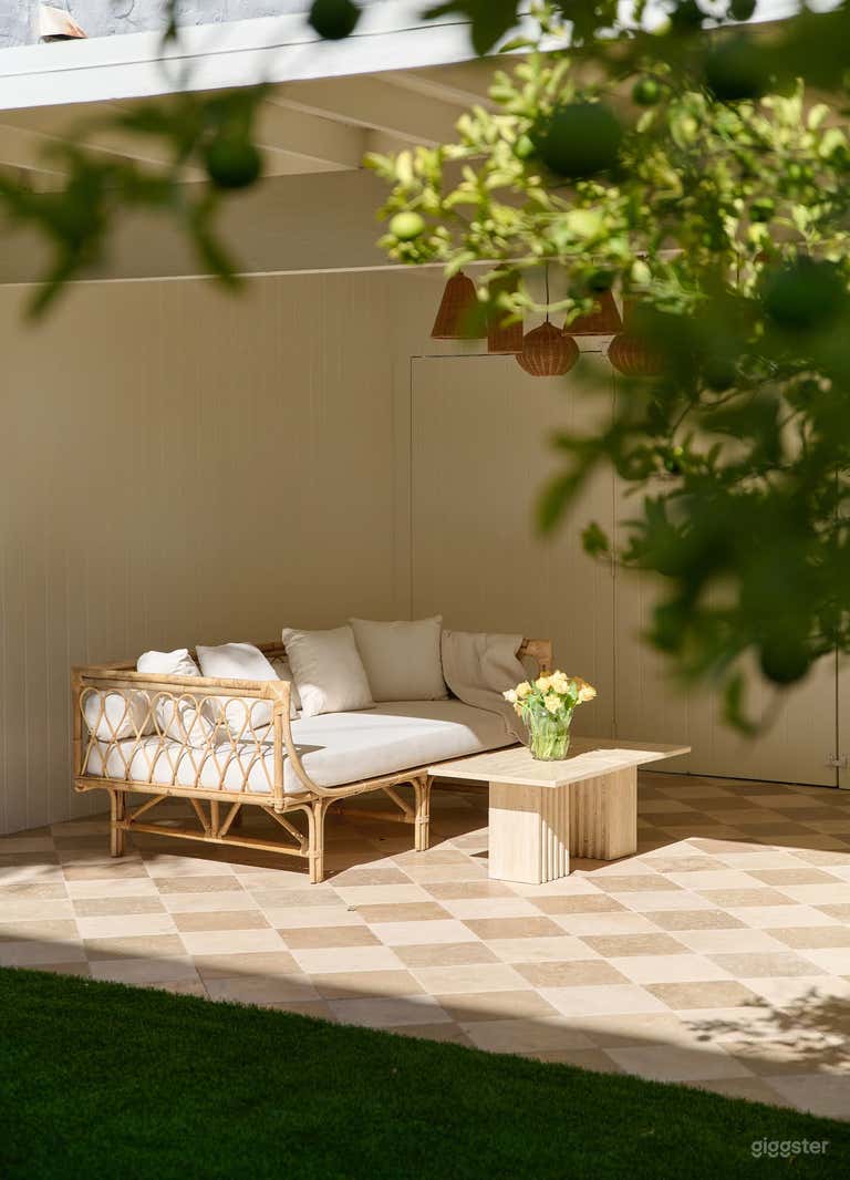  Film & Photo-Friendly Spanish-Style Home – Beverly Hills 