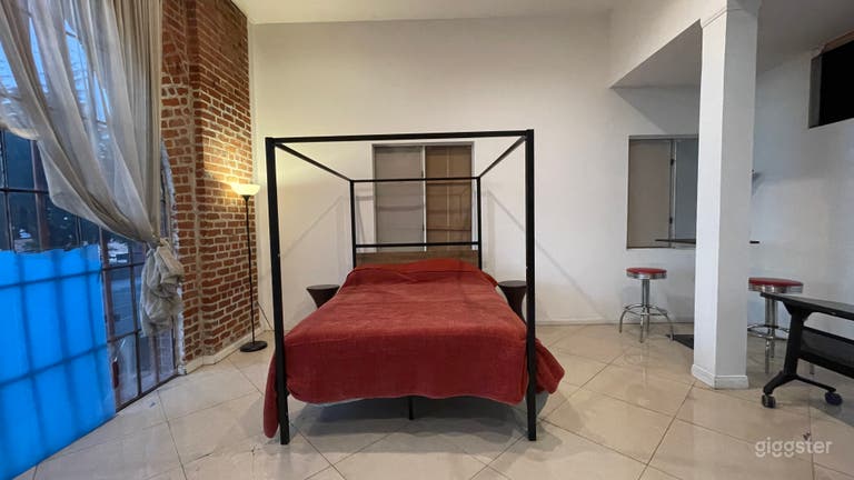  NY Retro Loft Apartment Set In LA Film Studio 