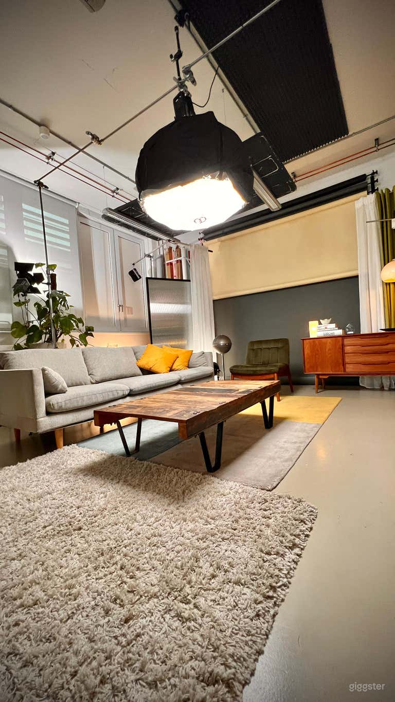  VIDEO PODCAST STUDIO at PODCAST STUDIO LONDON  