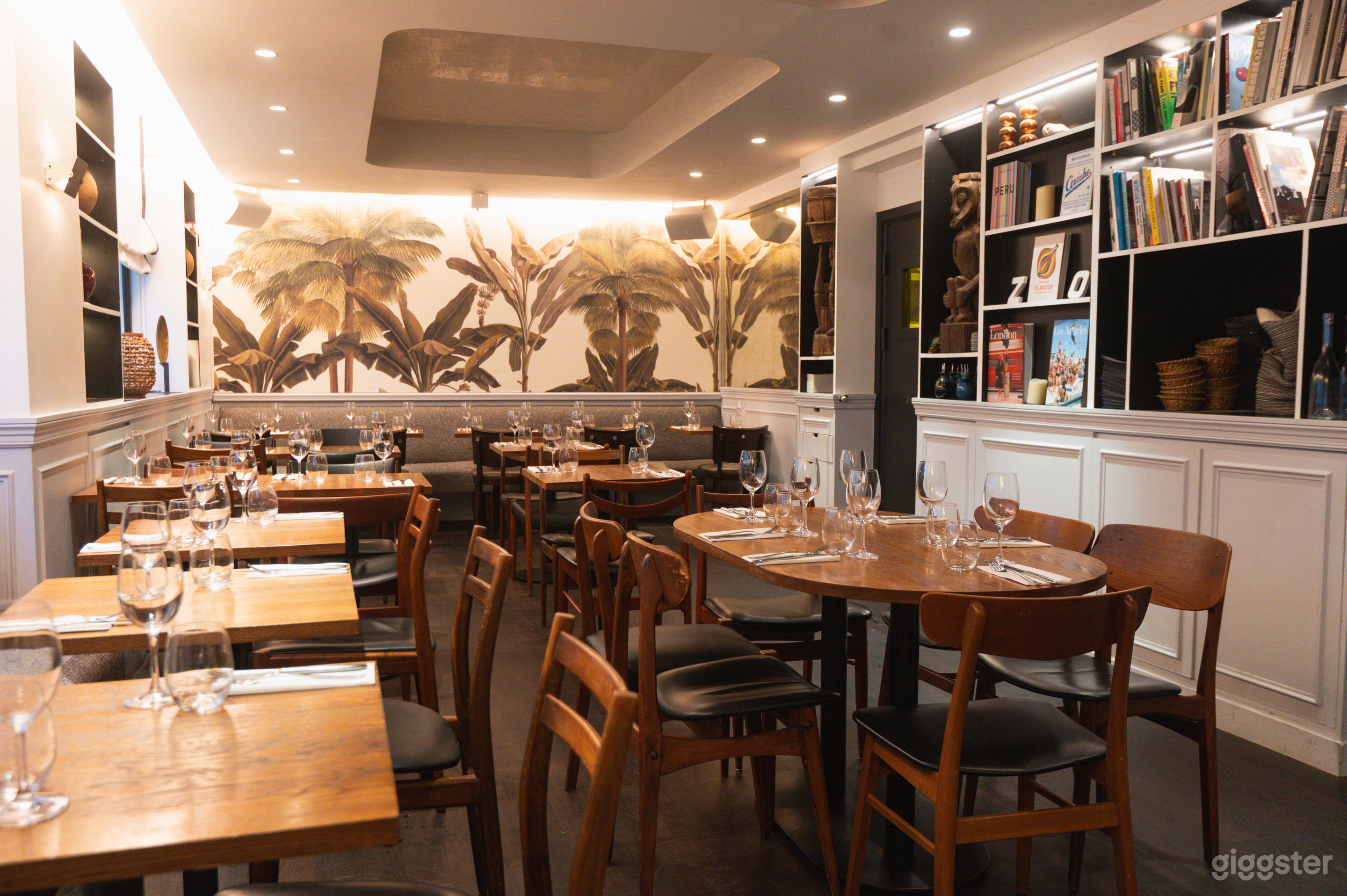 Cosmopolitan Paris Restaurant &amp; Bar with Terrace Photo 4