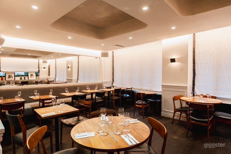  Cosmopolitan Paris Restaurant & Bar with Terrace 