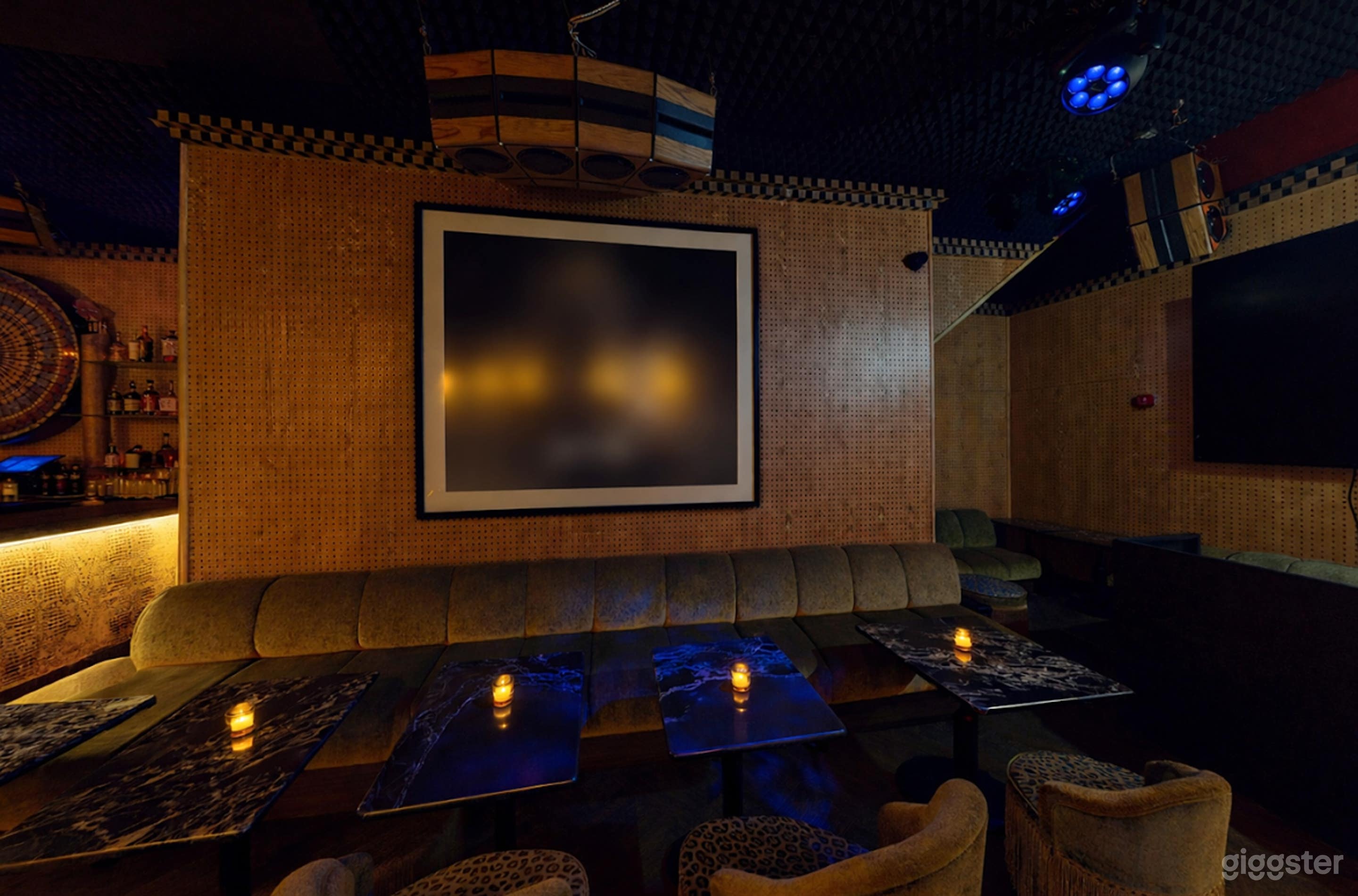 Seated dining + cocktail bar + lounge experience Photo 2