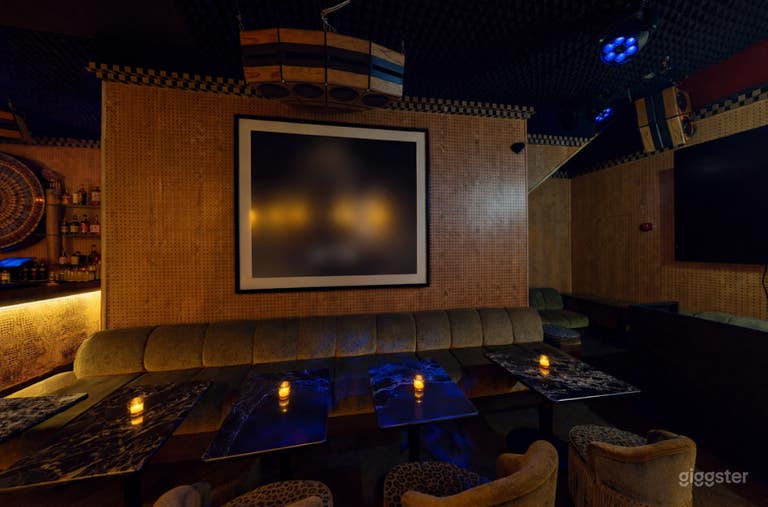  Seated dining + cocktail bar + lounge experience 