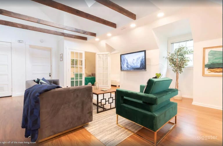  Modern Historic Charm Space in Cincinnati 