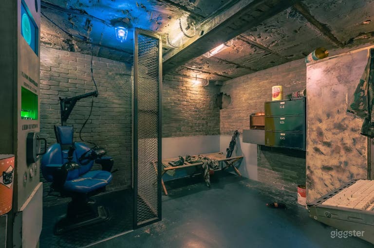  Post-Apocalyptic Bunker Escape Room – Zombie Survival Set 